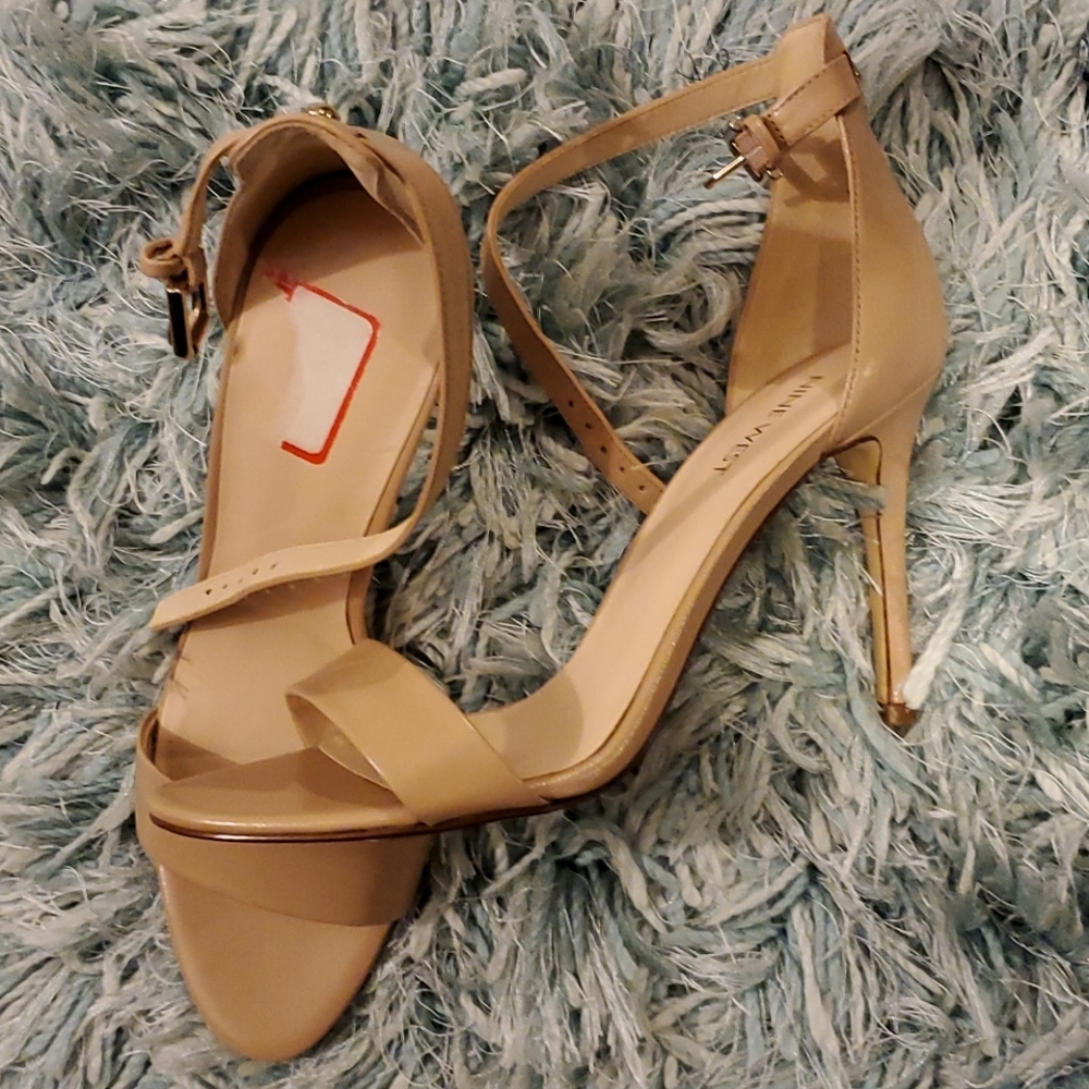 New shoes - Picture 2 of 4